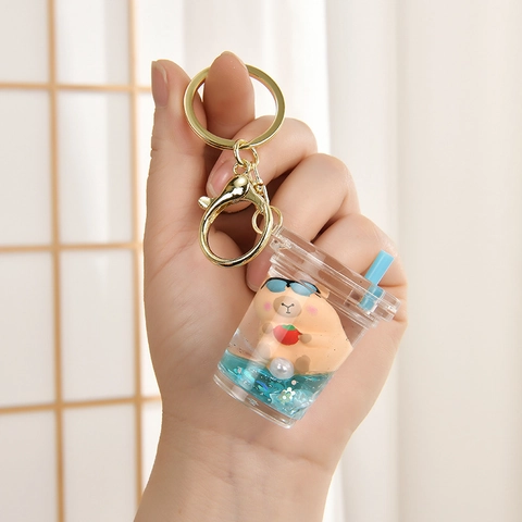 Porte-clés Capybara Sable Mouvant Liquide Acrylique Animal Dessin Animé Pendentif De Sac Avec Lunettes De Soleil Fraise Cadeau
