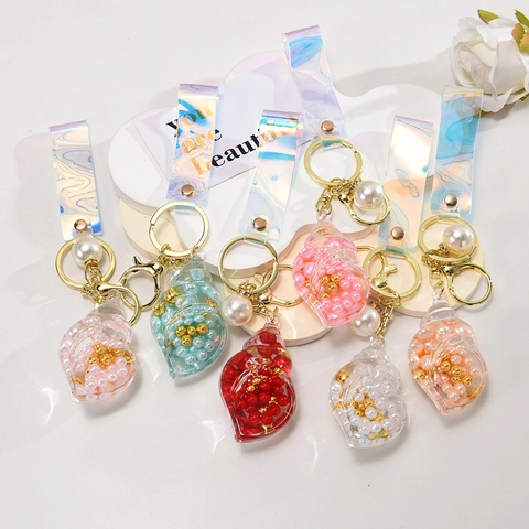 Creative Conch Shell Quicksand Keychain With Artificial Pearl Holographic PVC Strap Acrylic Resin Ocean Style Bag Pendant Gift
