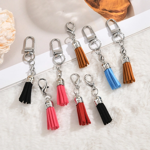 Llavero Con Pompon De Corazón Ante Sintético Colorido Colgante De Bolso Para Mujeres Llavero De Coche Ornamento Accesorio Regalo