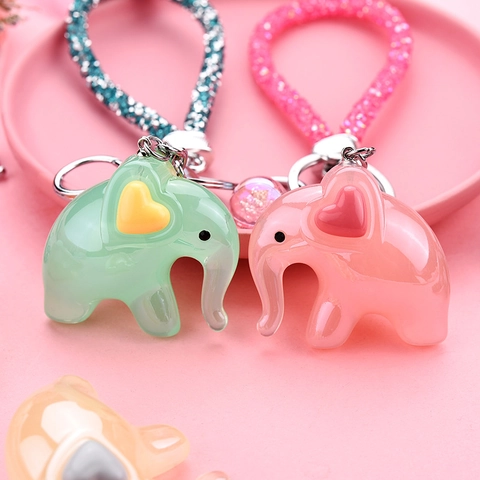 Elefant Schlüsselanhänger Anhänger Harz Tier Charme Mit Glitzerndem Strassband Herz Detail Für Auto Tasche Zubehör Süßes Geschenk