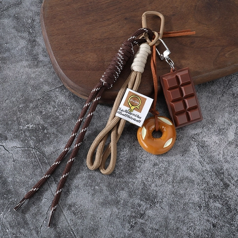 Llavero Con Forma De Comida Cuerda Trenzada Adorno De Bolso Resina Pretzel Croissant Chocolate Para Mujeres
