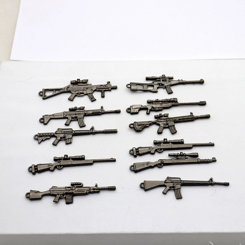 Miniature Weapon Gun Model Keychain Pendants Zinc Alloy Realistic Rifle Shape Bag Hanging Ornaments Military Style