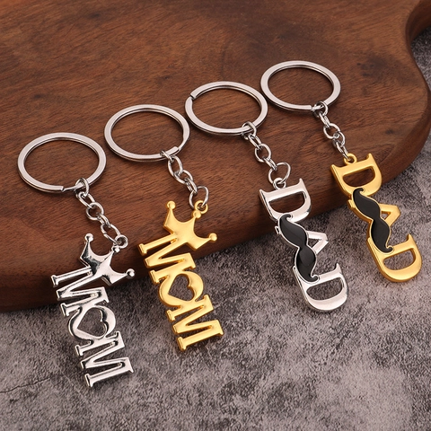 MOM DAD Queen Letter Keychain Zinc Alloy Heart Crown Mustache Father Mother Day Gift Keyring Metal Pendant For Parents
