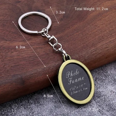 Porte-clés En Alliage De Zinc Cadre Photo Ovale Cadeau Commémoratif Souvenir Style Rétro Pour Couples