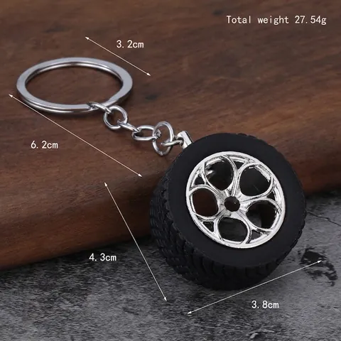 Auto Reifen Schlüsselanhänger Miniatur Realistischer Gummireifen Zinklegierung Felge Schlüsselring Sportliches Automobilzubehör