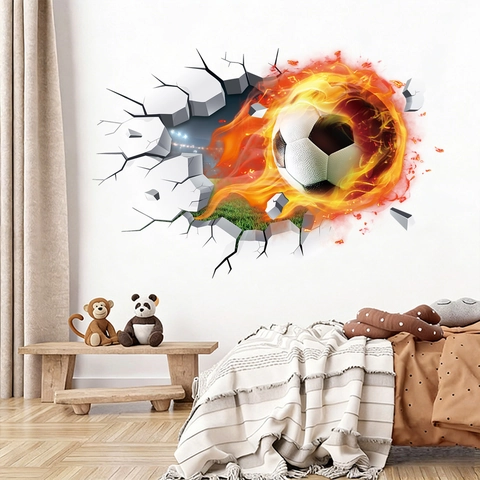 Sticker Mural Football 3D Flamme Brûlante Effet Mur Brisé PVC Imperméable Autocollant Décoration Thème Sport Chambre Enfant