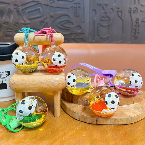Portachiavi in Acrilico con Calcio e Sabbia Mobile Liquida per Borsa Portachiavi Calcio Mobile con Cinturino in Silicone Gioielli Sportivi Carini