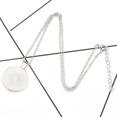 World Cup Trophy Pendant Necklace Alloy Glass Soccer Fan Commemorative Jewelry Host City Flag Design Sports Necklace