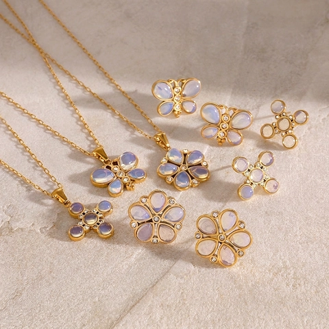 Orecchini a Bottone a Forma di Farfalla Fiore Croce in Acciaio Inossidabile Oro Con Pietra Opale e Zirconia Gioielli Sofisticati Ipoallergenici Impermeabili da Donna