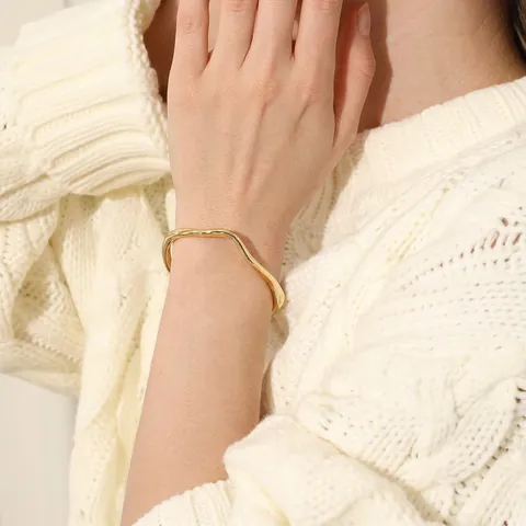 Stainless Steel Wavy Open Cuff Bracelet 18K Gold Plated Minimalist Irregular Ripple Bangle For Women Waterproof