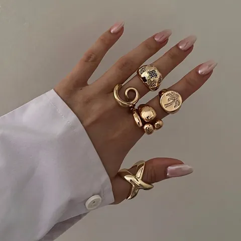Minimalistischer Irregulärer Glänzender Ring Wasserdicht Hypoallergen Edelstahl Organisches Flüssiges Metalldesign Modeschmuck