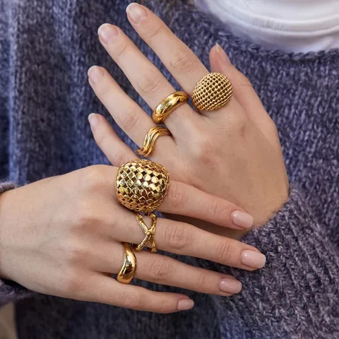 Übertriebener Sphärischer Edelstahlring Vergoldet Honigwabenstruktur Hohl Modeschmuck Wasserdicht Hypoallergen