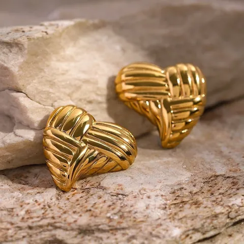 18K Gold Plattiert Edelstahl Strukturierte Herz Ohrstecker Für Damen Vintage Gewebtes Design Herzform Schmuck