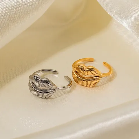 Anello Aperto a Forma di Labbra in Acciaio Inossidabile per Donna Placcato Oro Minimalista Geometrico Moda Regolabile Gioielli