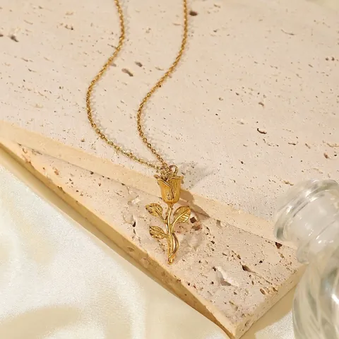 18K Gold Plated Stainless Steel 3D Rose Flower Pendant Necklace Exquisite Elegant Floral Jewelry Gift For Women