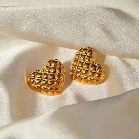 Heart Stud Earrings 18K Gold Plated Stainless Steel Quilted Lattice Pattern Vintage Elegant Aesthetic Jewelry For Women