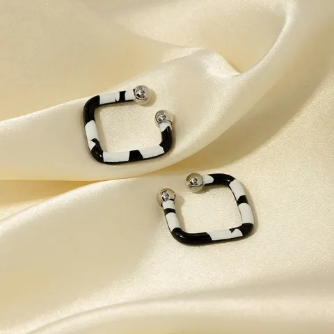 INS Style Stainless Steel Zebra Pattern Square Ear Clip For Women Minimalist Black White Oil Drip Geometric Earrings Jewelry