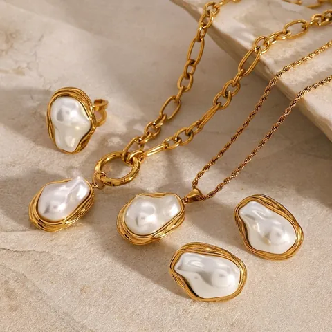 Barock Künstliche Perlen Halskette Ohrringe Und Ring Schmuck Edelstahl Vergoldet Vintage Elegant Hypoallergen Für Frauen