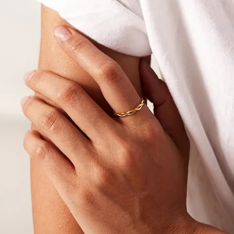 Minimalist 18K Gold Plated Stainless Steel Twisted Geometric Ring For Women Vintage Artistic Stackable Finger Band Jewelry