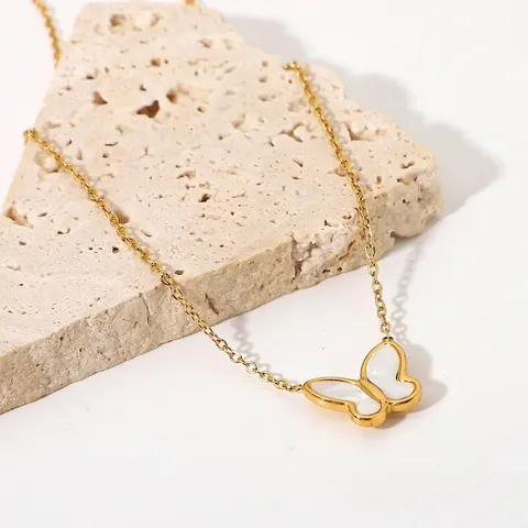Collana Pendente Farfalla Placcata Oro 14K Acciaio Inossidabile Madreperla Bianca Elegante Minimalista Stile INS Gioielli Donna