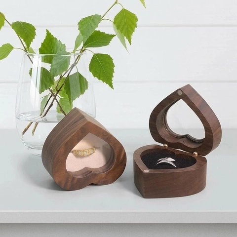 Heart Shaped Walnut Wood Ring Box With Clear Window Magnetic Jewelry Case For Wedding Proposal Gift
