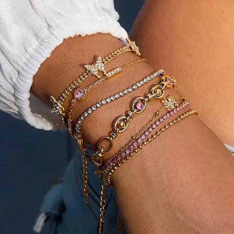 Edelstahl Armbänder Für Damen Vergoldet Zirkon Schmetterling Buchstabe M Anhänger Wasserdicht Hypoallergen Mode Schmuck Elegant