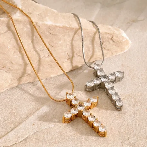 Collier Pendentif Croix Acier Inoxydable Plaqué Or 18K Zircon Blanc Rond Chaîne Serpent Étanche Hypoallergénique Minimaliste