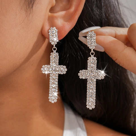 Boucles d'Oreilles Pendantes Croix en Strass à la Mode Avec Tige en Argent pour Femmes Bijoux en Cuivre Accessoires d'Oreilles de Luxe