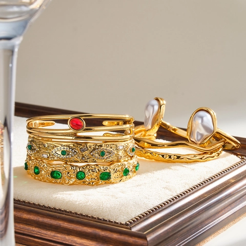 Lussuoso Bracciale Rigido in Acciaio Inossidabile per Donna Strass Perla Artificiale Malocchio Trama Martellata Placcato Oro 18K Gioielli di Moda