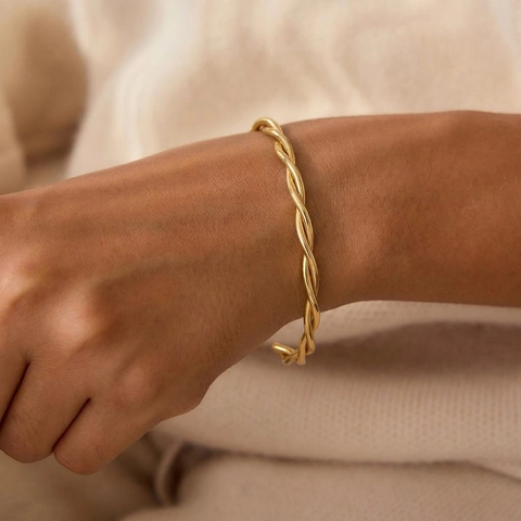 Gedrehtes Knoten Offenes Armband 18K Vergoldet Edelstahl Wasserdicht Hypoallergen Minimalistisch Armreif Für Damen