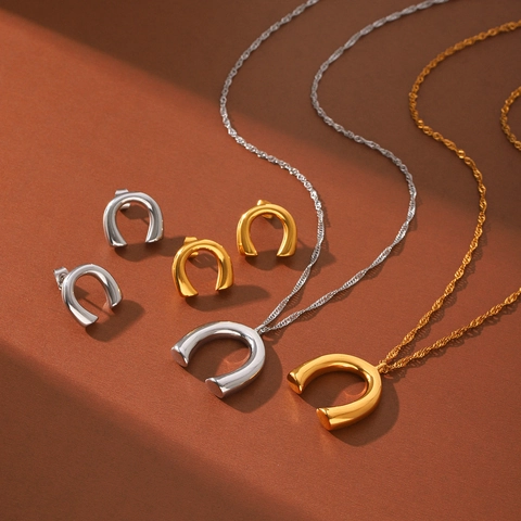 Polished Titanium Steel U Shaped Horseshoe Pendant Necklace And Earrings Set Minimalist Tarnish Resistant Jewelry For Women