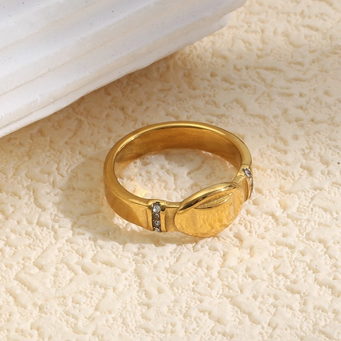 Anillo de Mujer de Acero Inoxidable Chapado en Oro de Dieciocho Quilates Ovalado Geométrico Con Strass Incrustado Joyería