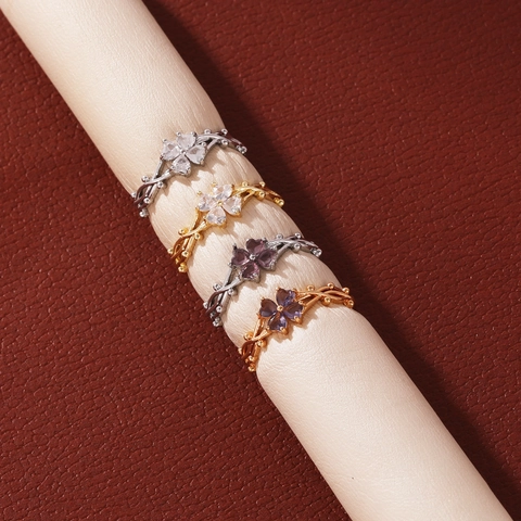 Anillo Abierto de Trébol de Cobre Chapado en Oro para Mujer Rama de Enredadera Ajustable Joyería de Moda Anillo Floral de Strass