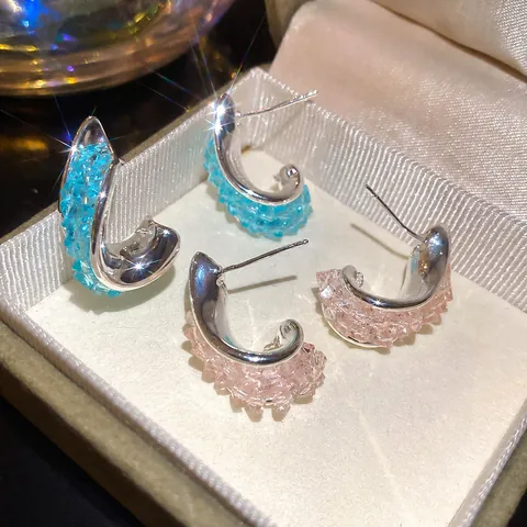 Luxus Künstlicher Kristall Gedrehte Ohrstecker Leichter Luxus Kleiner Frischer Stil Legierung Ohrschmuck Für Damen Täglich Dating Tragen