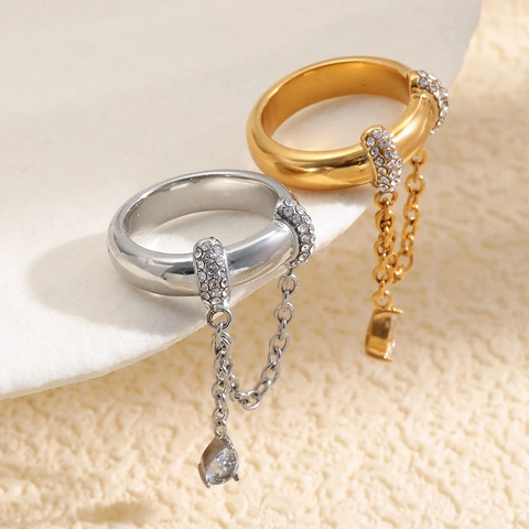 Bague en Acier Inoxydable Plaquée Or 18K Femme Luxe Léger Chaîne à Gland Zirconia Goutte d'Eau Bague Géométrique Mode