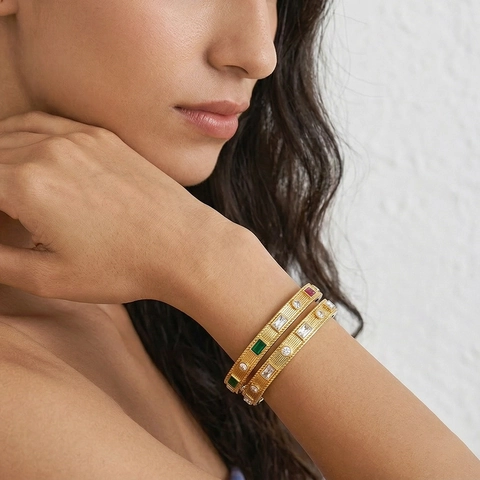 Fashion Stainless Steel Bangle For Women Geometric 18K Gold Plated Rhinestone Inlaid Luxurious Waterproof Jewelry Accessory