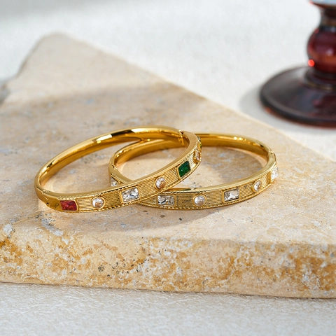 Fashion Stainless Steel Bangle For Women Geometric 18K Gold Plated Rhinestone Inlaid Luxurious Waterproof Jewelry Accessory