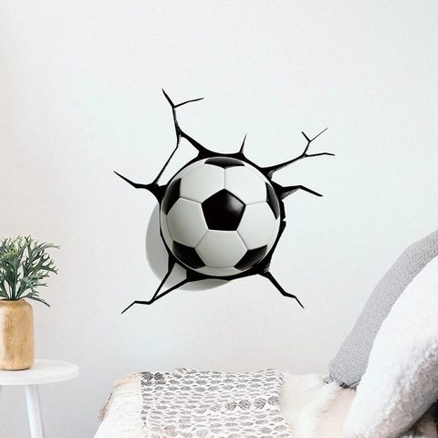 Sticker Mural Football 3D PVC Imperméable Amovible Autocollant Effet Mur Brisé Décoration Sport Chambre Enfant