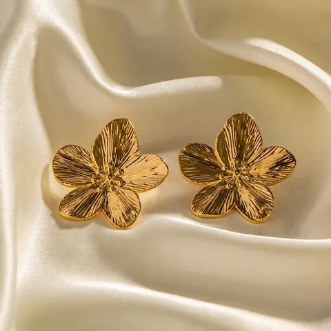 French Vintage Stainless Steel Flower Stud Earrings For Women Gold Plated Brushed Metal Floral Design Elegant Jewelry Accessory