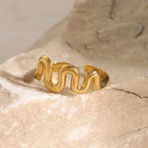Anillo Ajustable De Ola Bañado En Oro 18K Acero Inoxidable Minimalista Impermeable Hipoalergénico Joyería Curva Chic