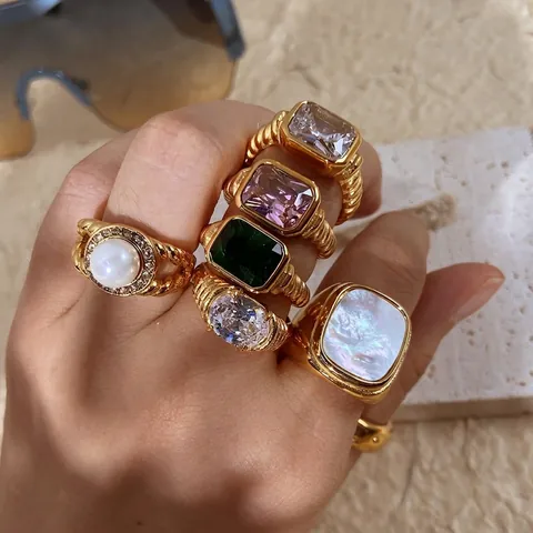 Vintage Edelstahlringe Für Damen 18K Vergoldet Zirkon Synthetischer Edelstein Retro Französischer Stil Anlaufgeschützt