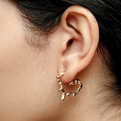 Orecchini a Cerchio a Cuore in Acciaio Inossidabile Placcato Oro 18K Effetto Lava Fusa per Donna Stile INS Orecchini a Cuore