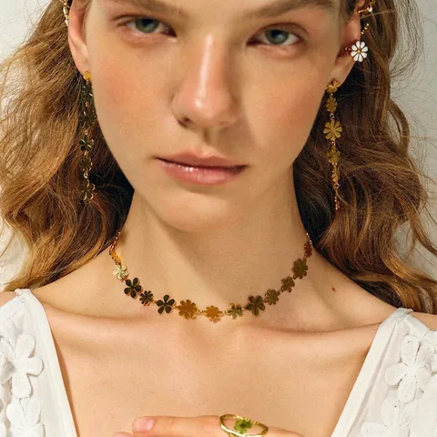 Stainless Steel 18K Gold Plated Daisy Dangle Earrings For Women Asymmetric Long Tassel Flower Rhinestone Jewelry Elegant Floral Earrings