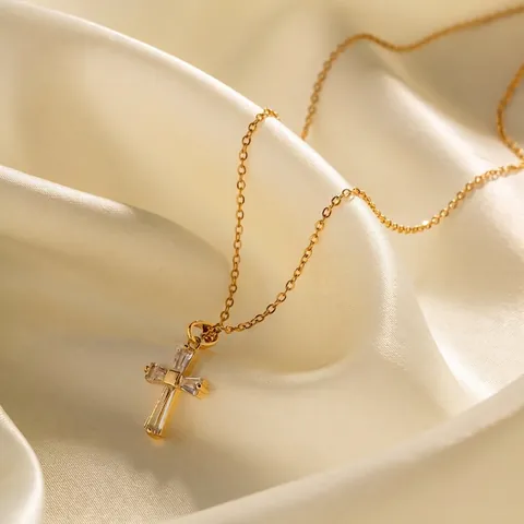 Collana Pendente Croce Acciaio Inossidabile Rame Placcato Oro 18K Zircone Gioielli Geometrici Impermeabile Ipoallergenico
