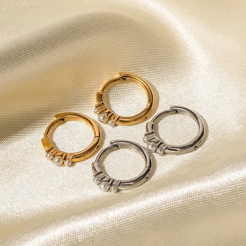 Orecchini a Cerchio in Acciaio Inossidabile di Moda Con Tre Perle Artificiali Eleganti Orecchini a Cerchio Geometrici Tondi per Donna Gioielli