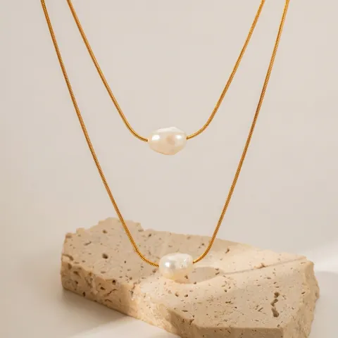 Collana a Doppio Strato in Acciaio Inossidabile Placcato Oro 18K Con Ciondolo in Perla d'Acqua Dolce Gioielli Eleganti per Donna