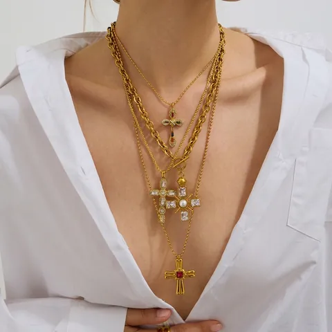 Collar Con Colgante De Cruz De Acero Inoxidable Chapado En Oro Con Piedra Roja Circón Perla Artificial Joyería Religiosa Vintage Para Mujer