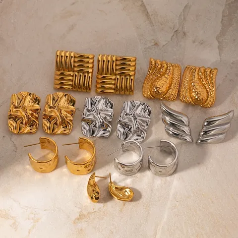 Pendientes De Botón Geométricos De Acero Inoxidable Bañados En Oro De 18K Cuadrados Texturizados Minimalistas Para Mujeres