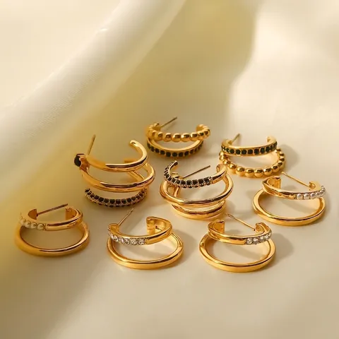 Orecchini A Cerchio A Forma Di C Placcati Oro 18K Acciaio Inossidabile Con Zircone Verde E Perla Artificial Per Donna