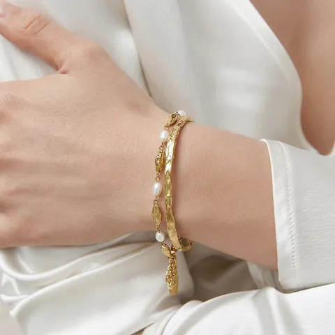 Brazalete De Acero Inoxidable Martillado Chapado En Oro Impermeable Estilo Vintage Joyería Mujer